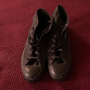 Black hi top chucks